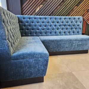 !SALE! Chesterfield Style L-shaped Banquette Seating 200 cm x 150 cm