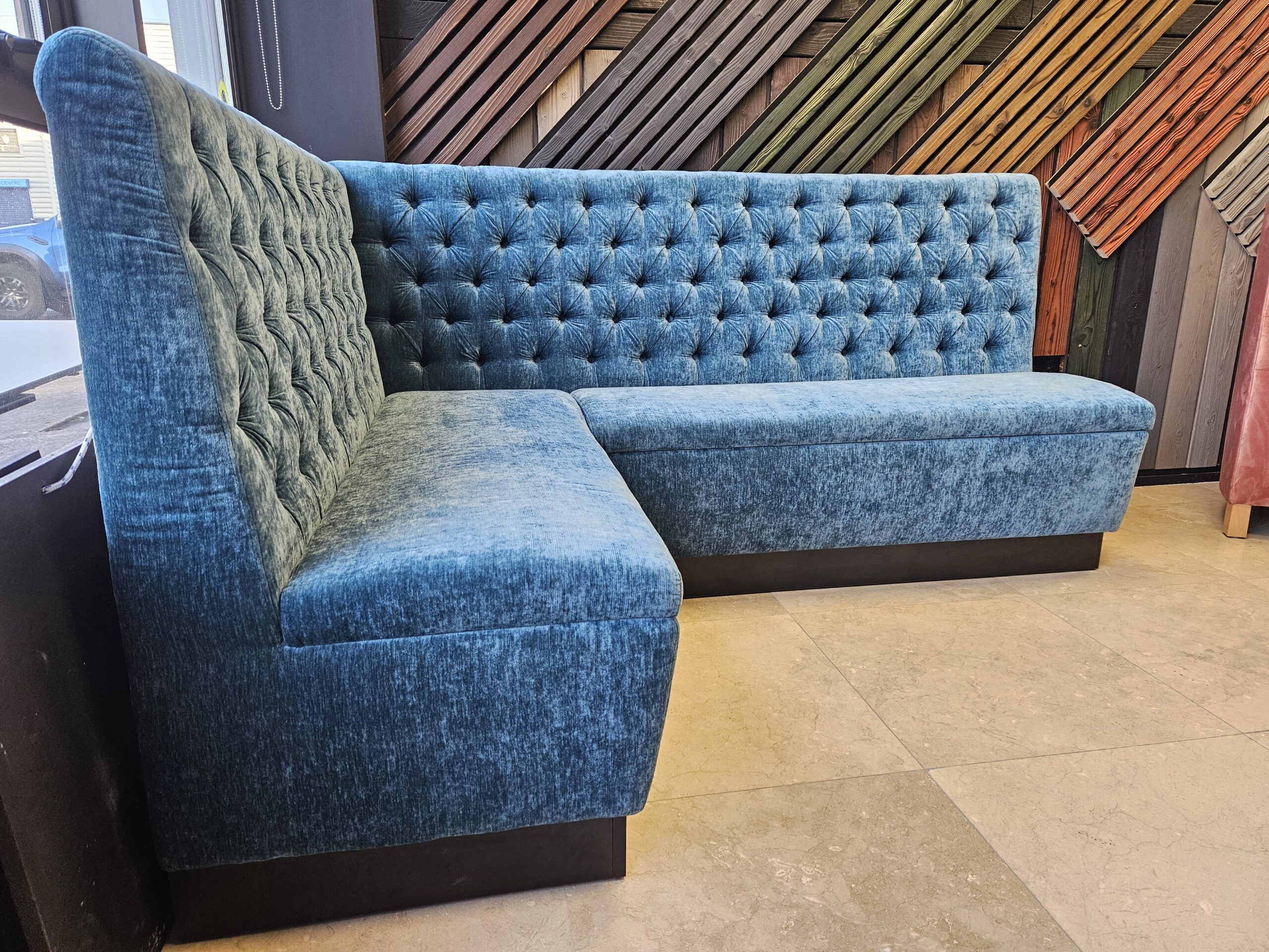 !SALE! Chesterfield Style L-shaped Banquette Seating 200 cm x 150 cm - Image 2