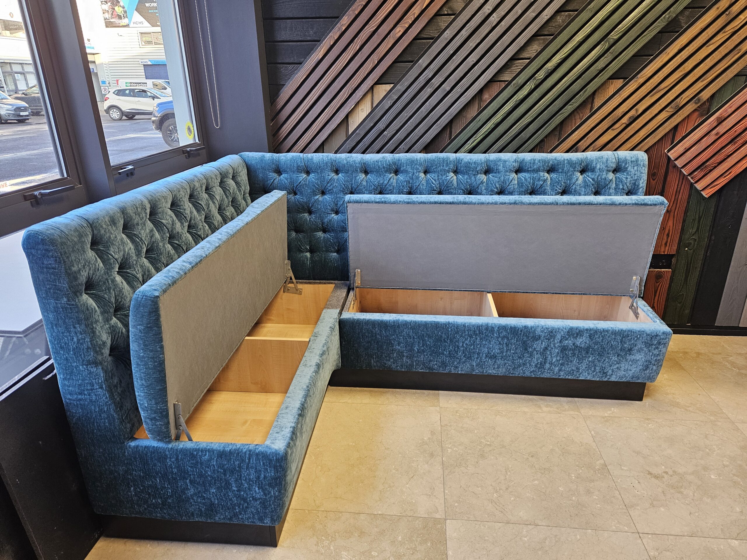 !SALE! Chesterfield Style L-shaped Banquette Seating 200 cm x 150 cm - Image 3
