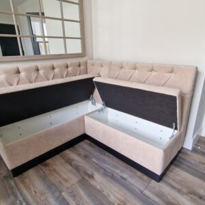 Bespoke Chesterfield Style L-shaped Banquette Seating 165 x 165 cm and 2 Chairs
