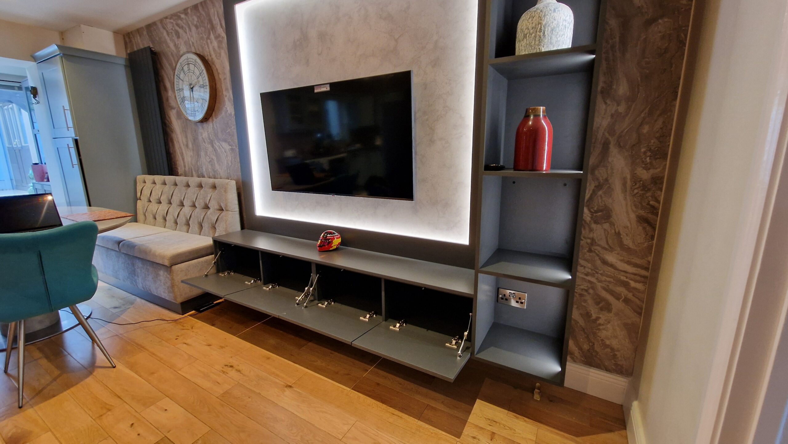 Bespoke Feature Wall – Modern Design - Image 10