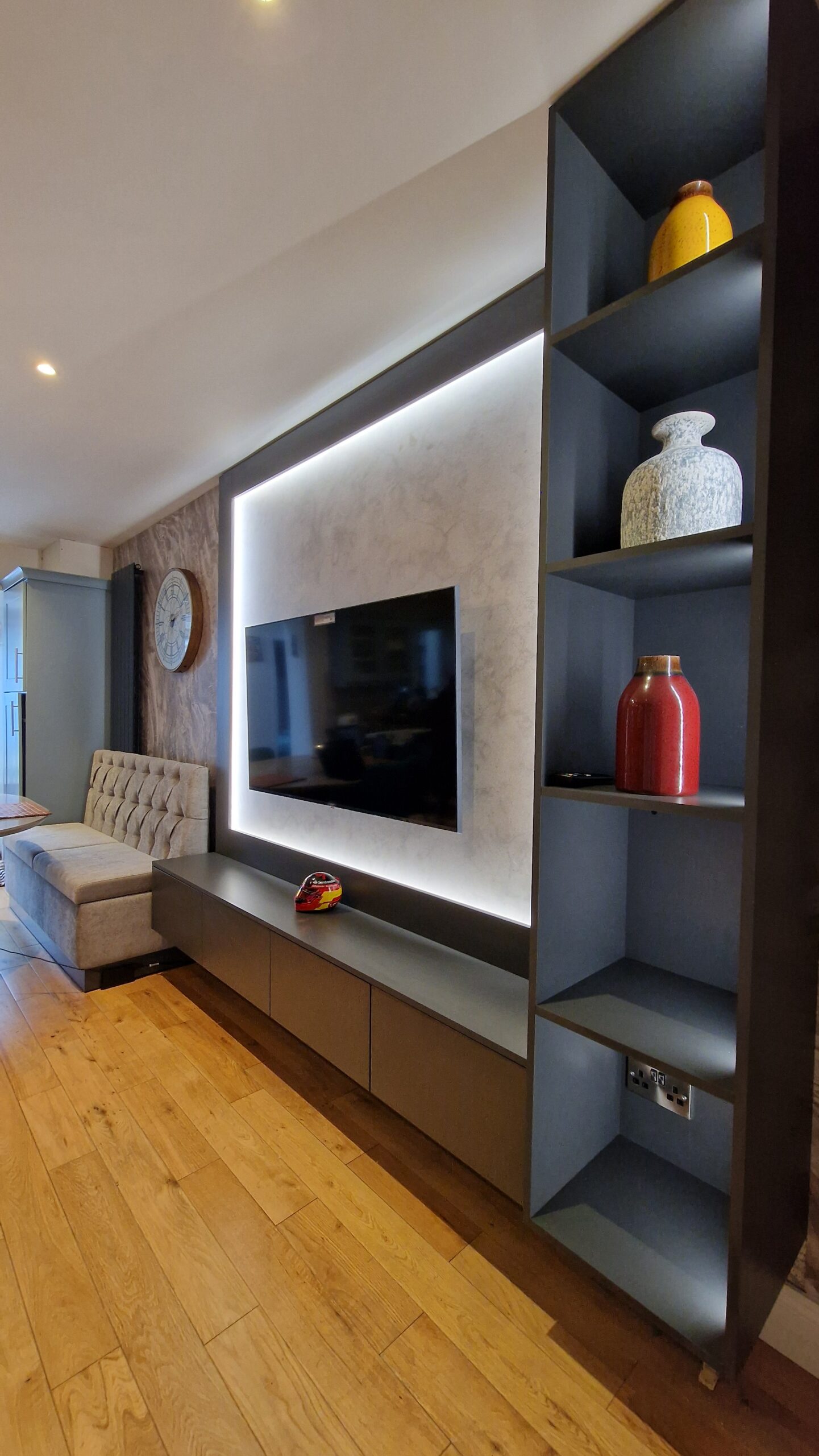 Bespoke Feature Wall – Modern Design - Image 11