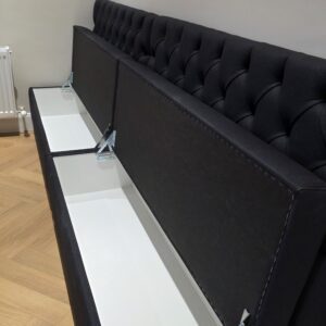 Bespoke Chesterfield Style Banquette Seating 260 cm